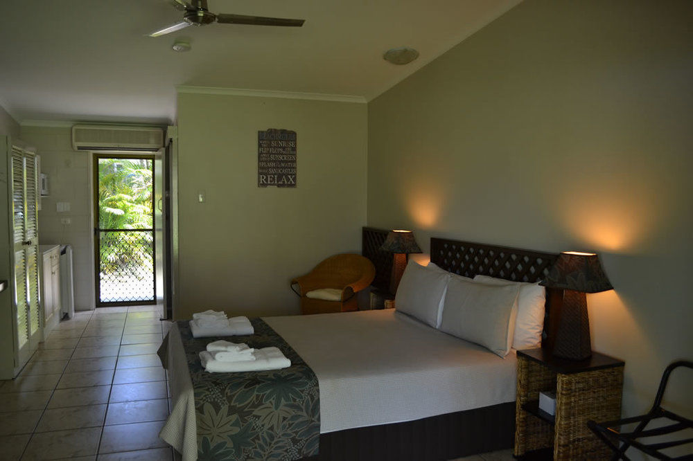 Bramston Beach Motel Экстерьер фото