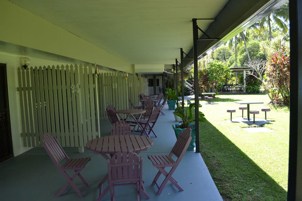 Bramston Beach Motel Экстерьер фото