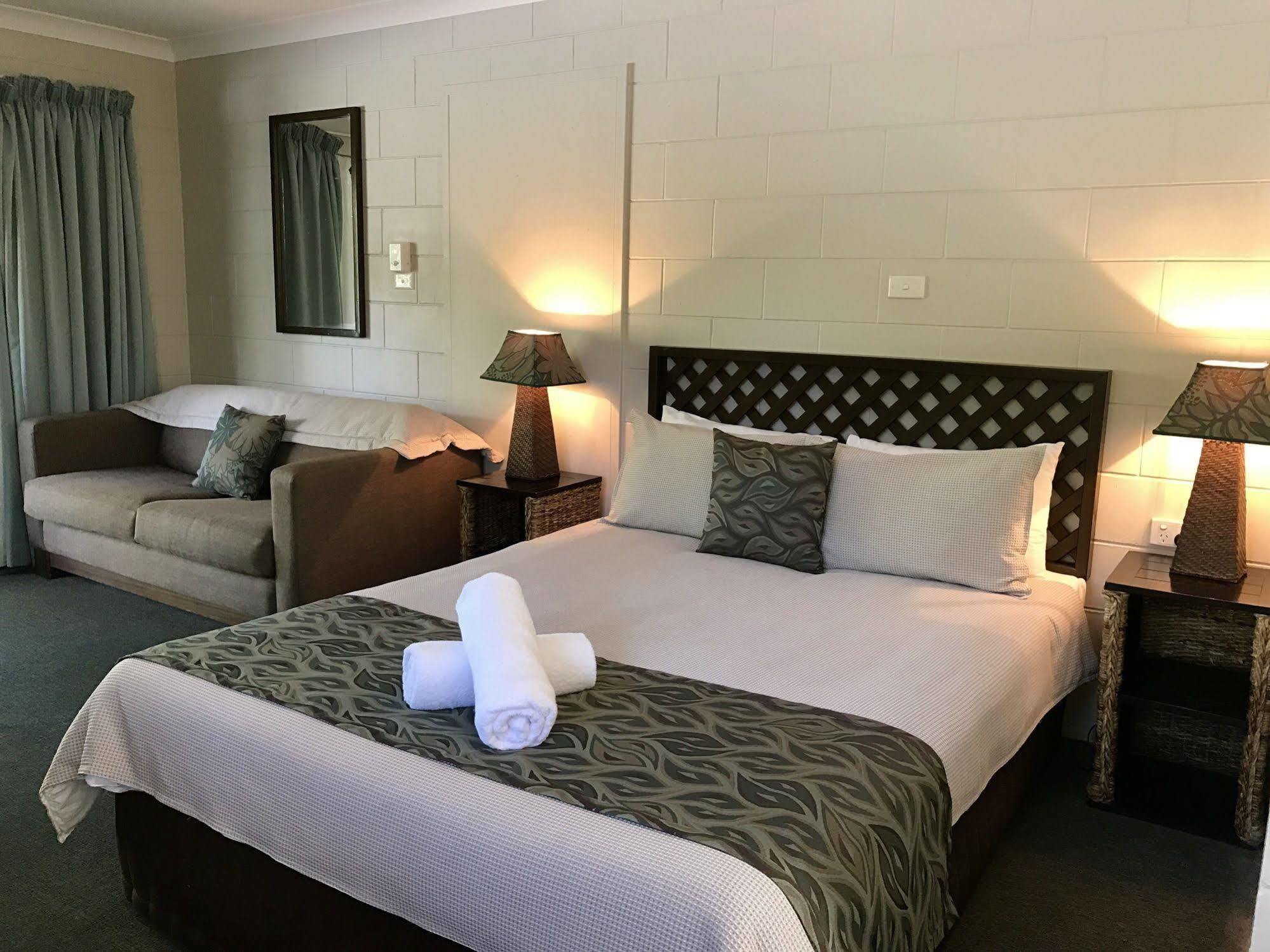 Bramston Beach Motel Экстерьер фото