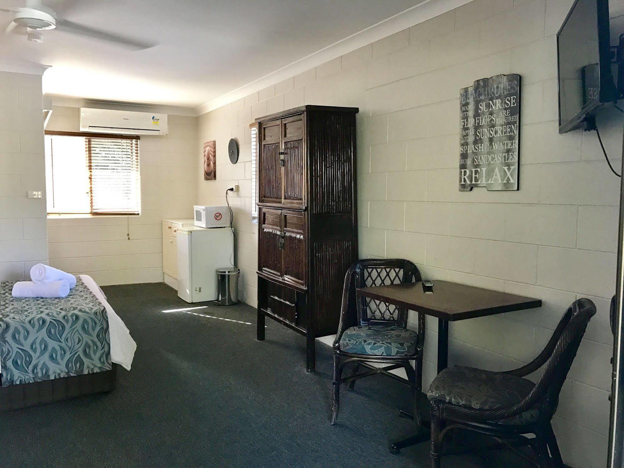 Bramston Beach Motel Экстерьер фото