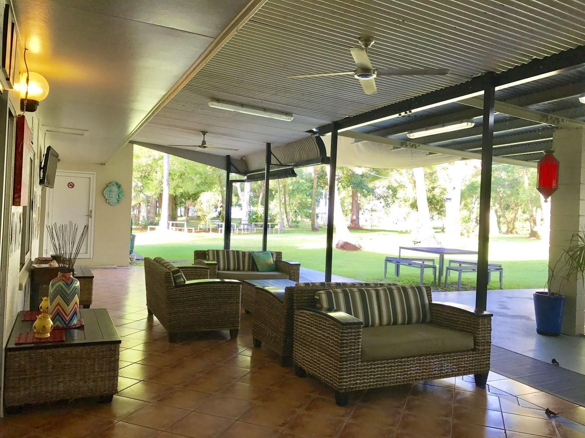 Bramston Beach Motel Экстерьер фото