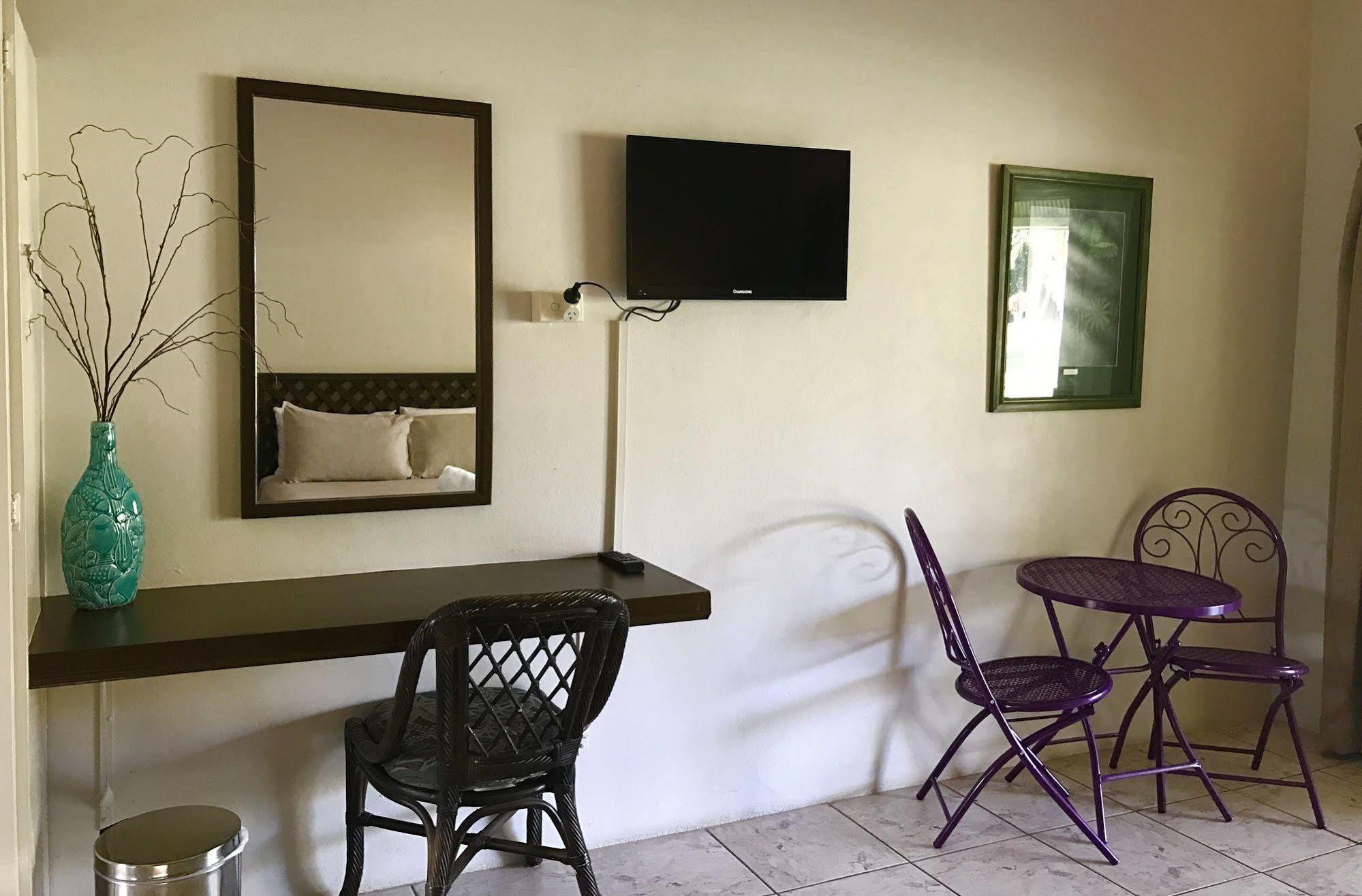 Bramston Beach Motel Экстерьер фото