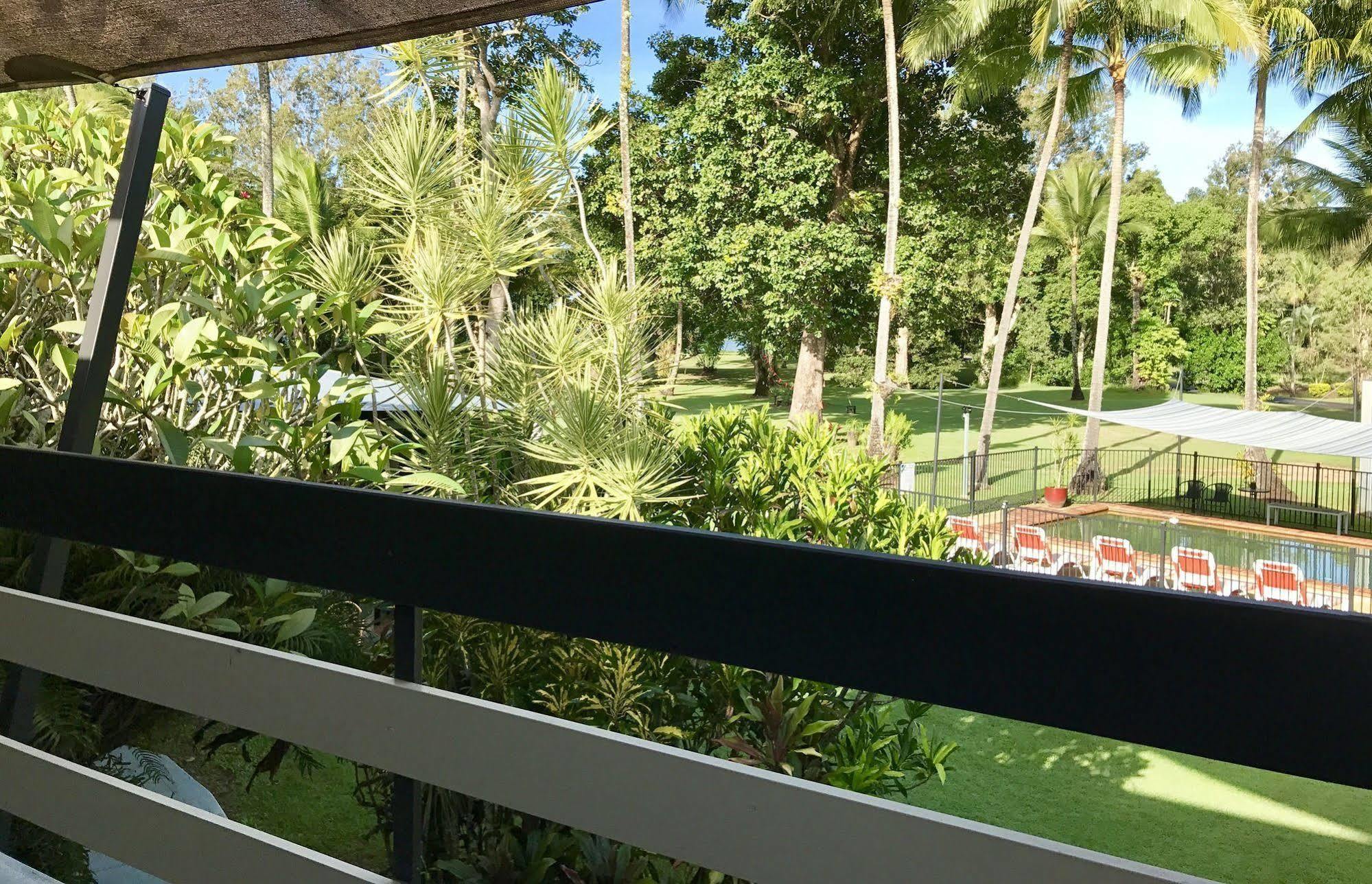 Bramston Beach Motel Экстерьер фото