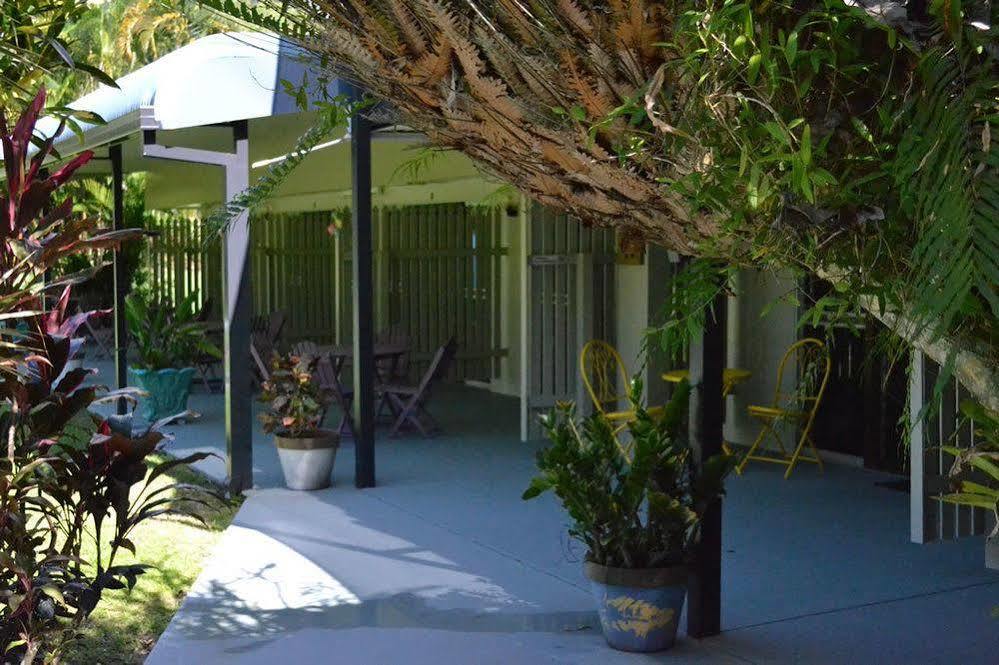 Bramston Beach Motel Экстерьер фото